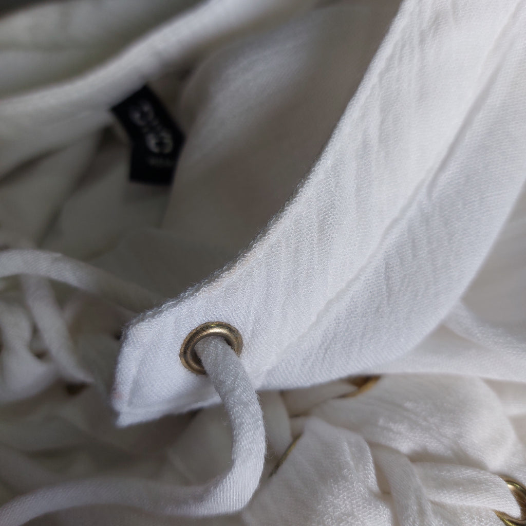 H&M White Textured Criss Cross Front Tie-up Top | Pre Loved |