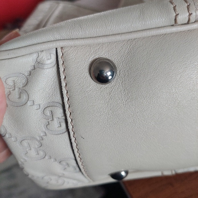 Gucci White Guccissima Leather Tote Bag | Gently Used |
