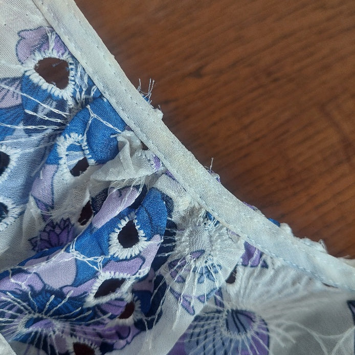 Mango White Printed & Cut Work Crop Top | Gently used |