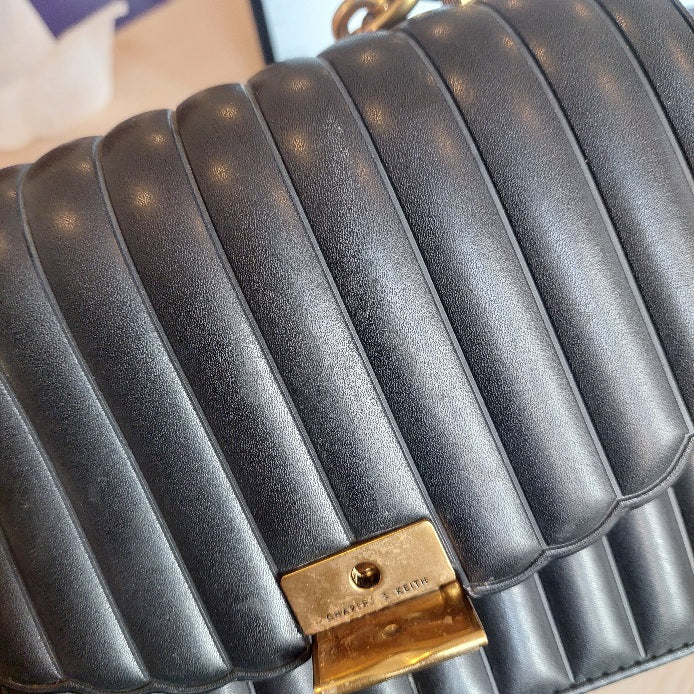 Charles & Keith Black Panelled Handle Bag | Pre Loved |