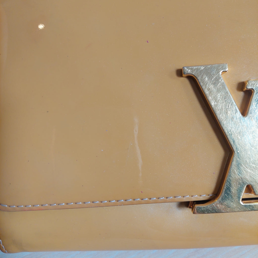 Louis Vuitton Beige Vernis Leather Louise Clutch Bag | Pre Loved |