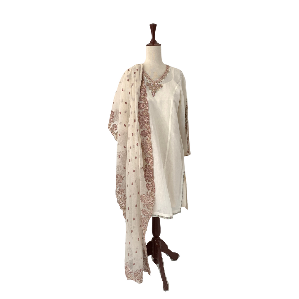 Zara Shahjahan Off-white Embroidered Kameez (3 pieces) | Gently Used |