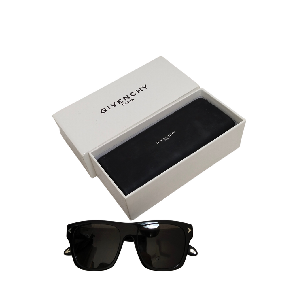 Givenchy GV 7011/S Black Wayfarer Unisex Sunglasses | Gently Used |