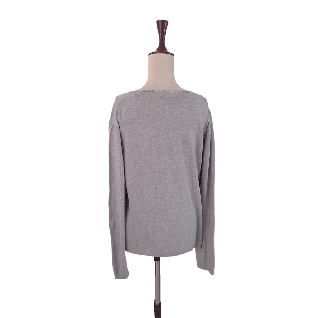 Gap Light Grey V-neck Sweater | Gently Used |