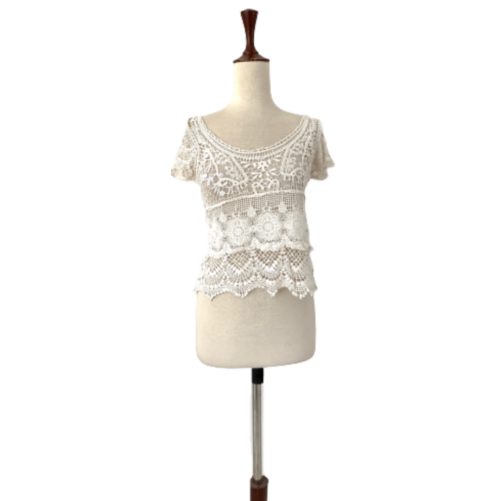 Forever 21 Cream Lace Top | Gently Used |