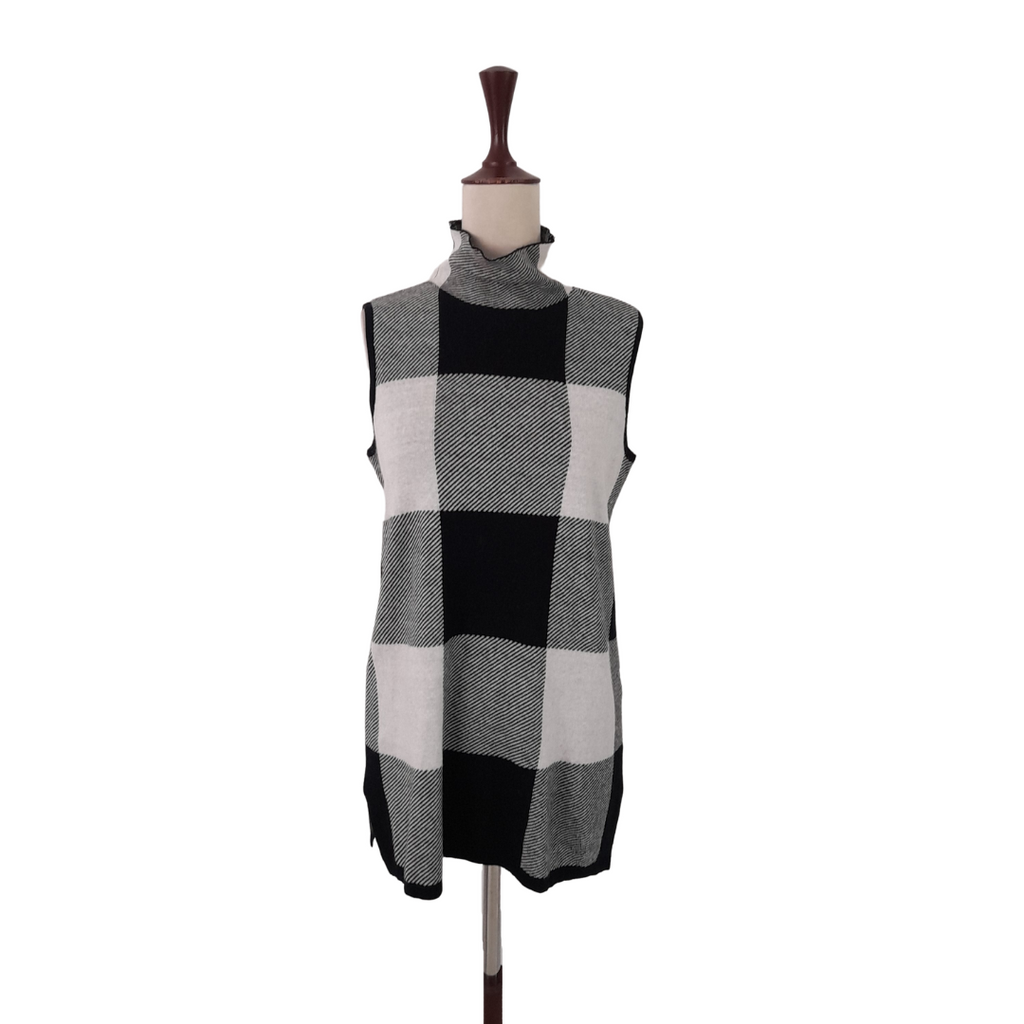 Chico's Black and White Knit Checked Sleeveless Sweater | Gently Used |