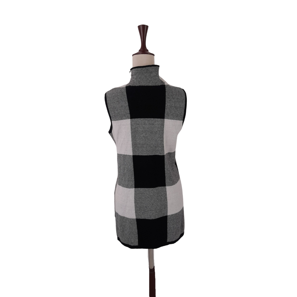 Chico's Black and White Knit Checked Sleeveless Sweater | Gently Used |