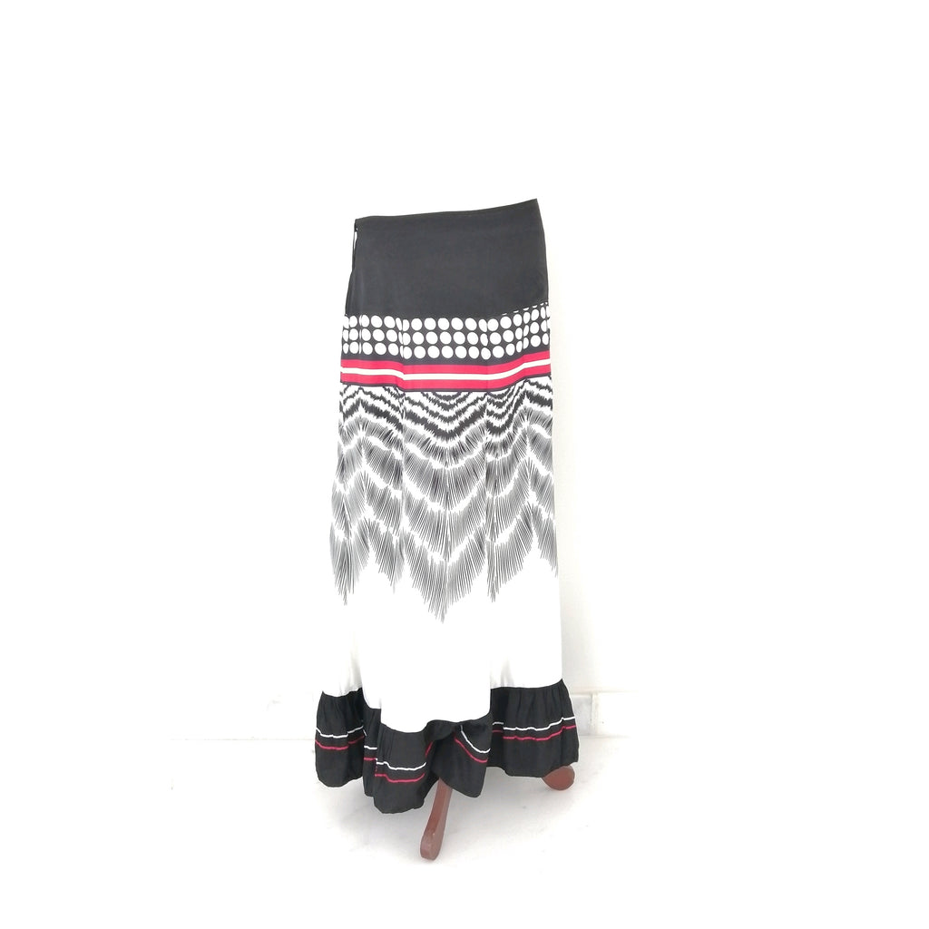 Vitrn Black & White Printed Maxi Skirt