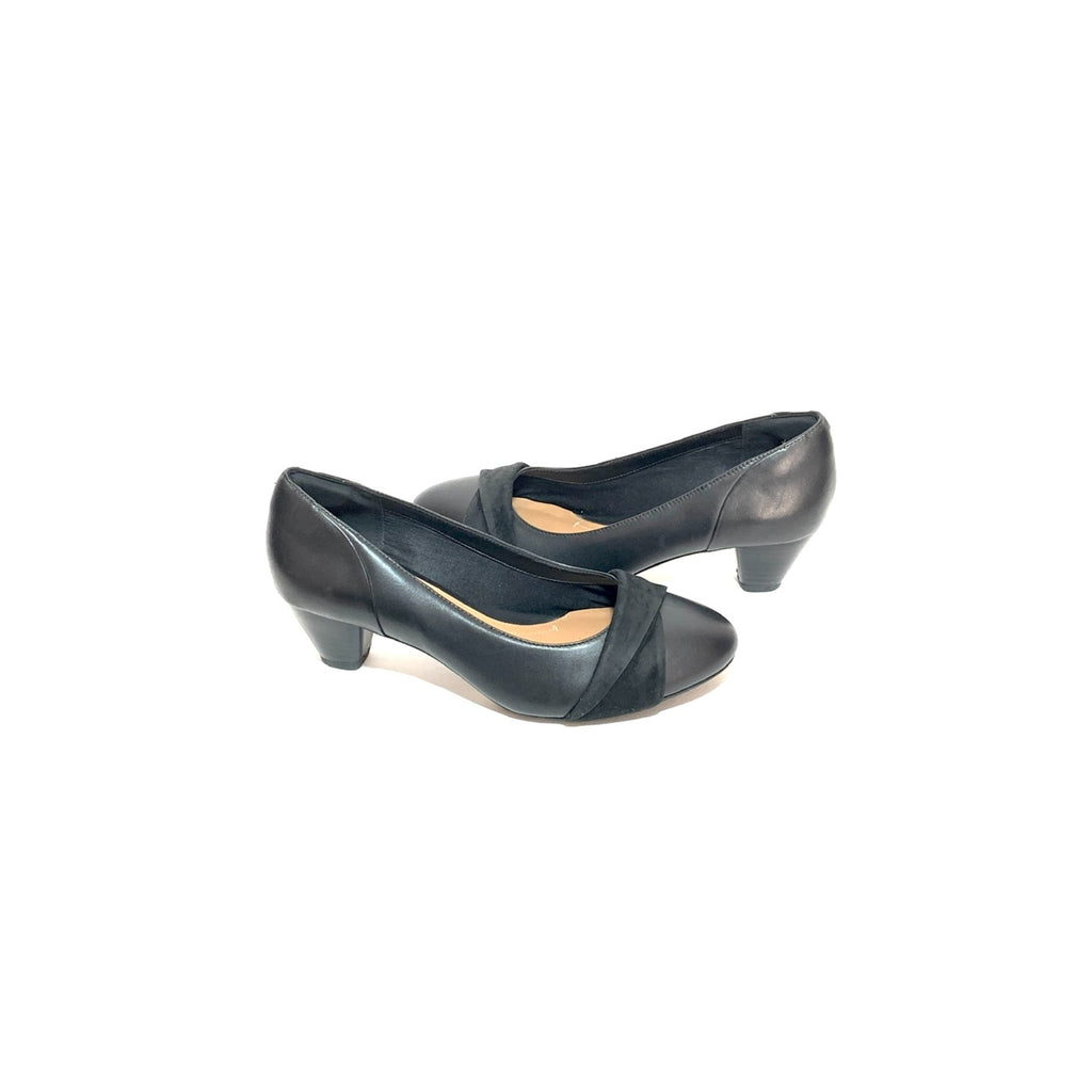 Clark's Black Leather Pumps | Gently Used |
