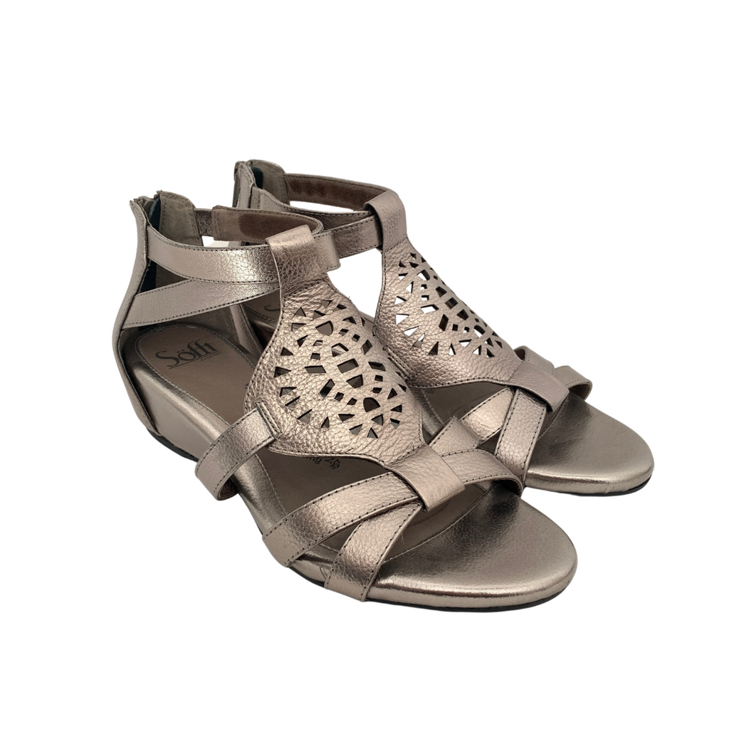 Sofft Dark Silver Leather Sandals | Gently Used |
