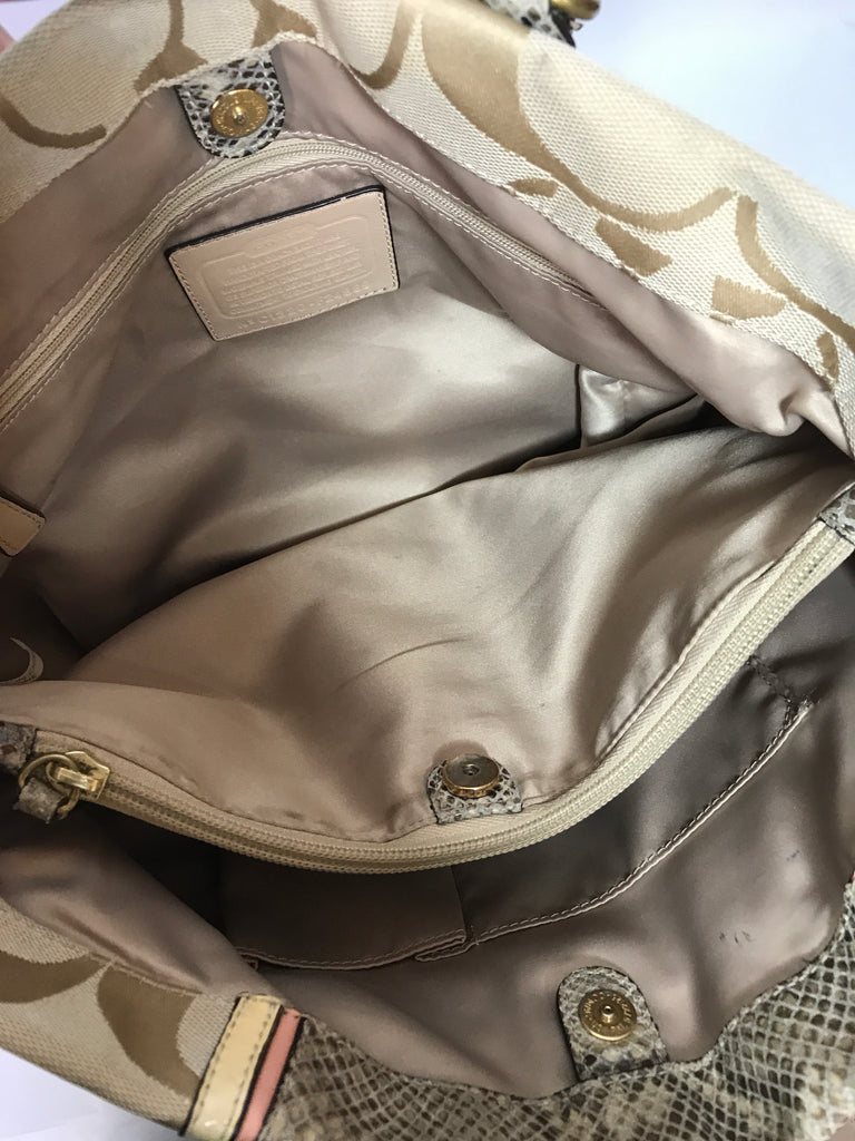 Coach Beige Monogram Shoulder Bag | Pre loved | - Secret Stash