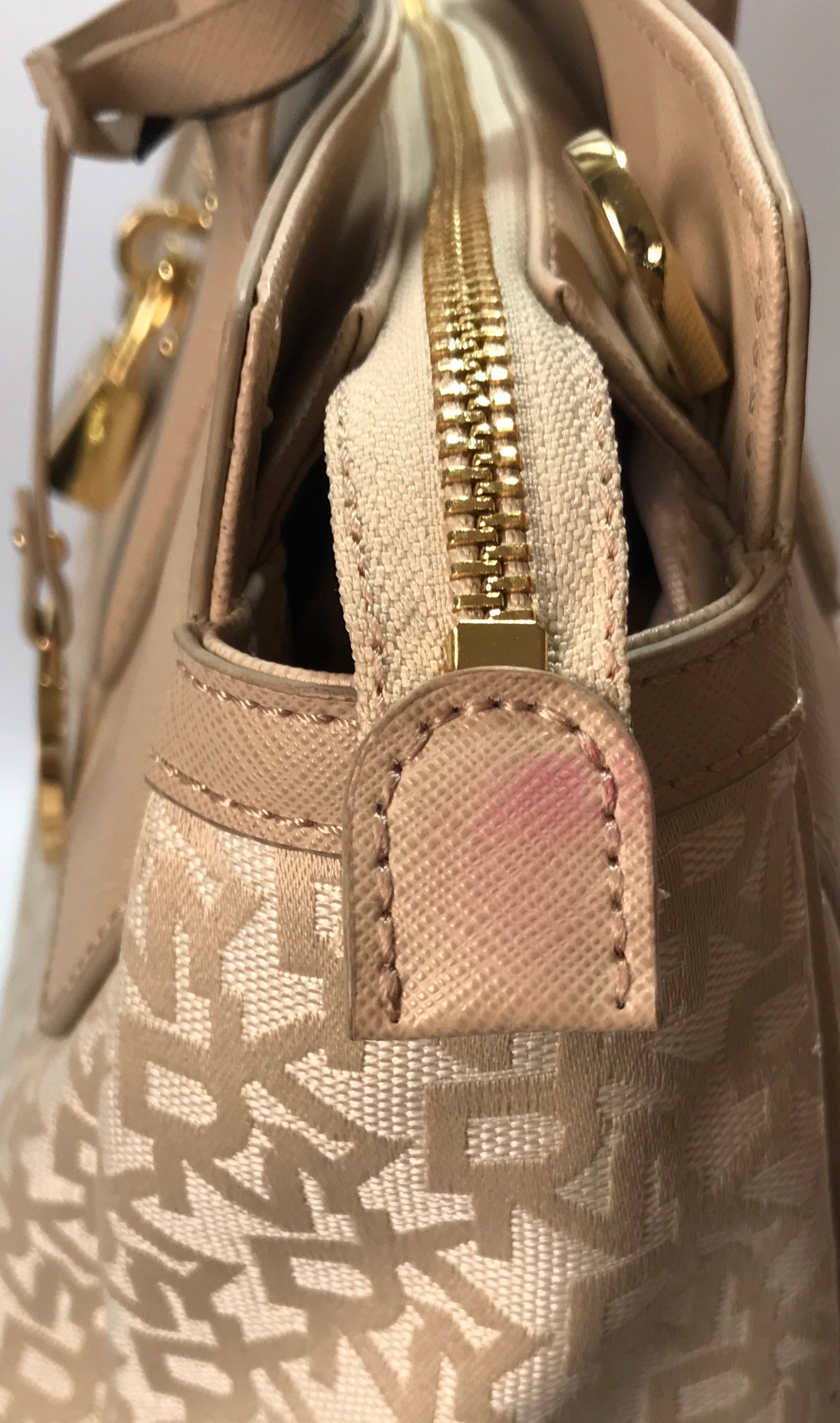 DKNY Monogram Cream Canvas Leather Shoulder Bag Like New Secret Stash