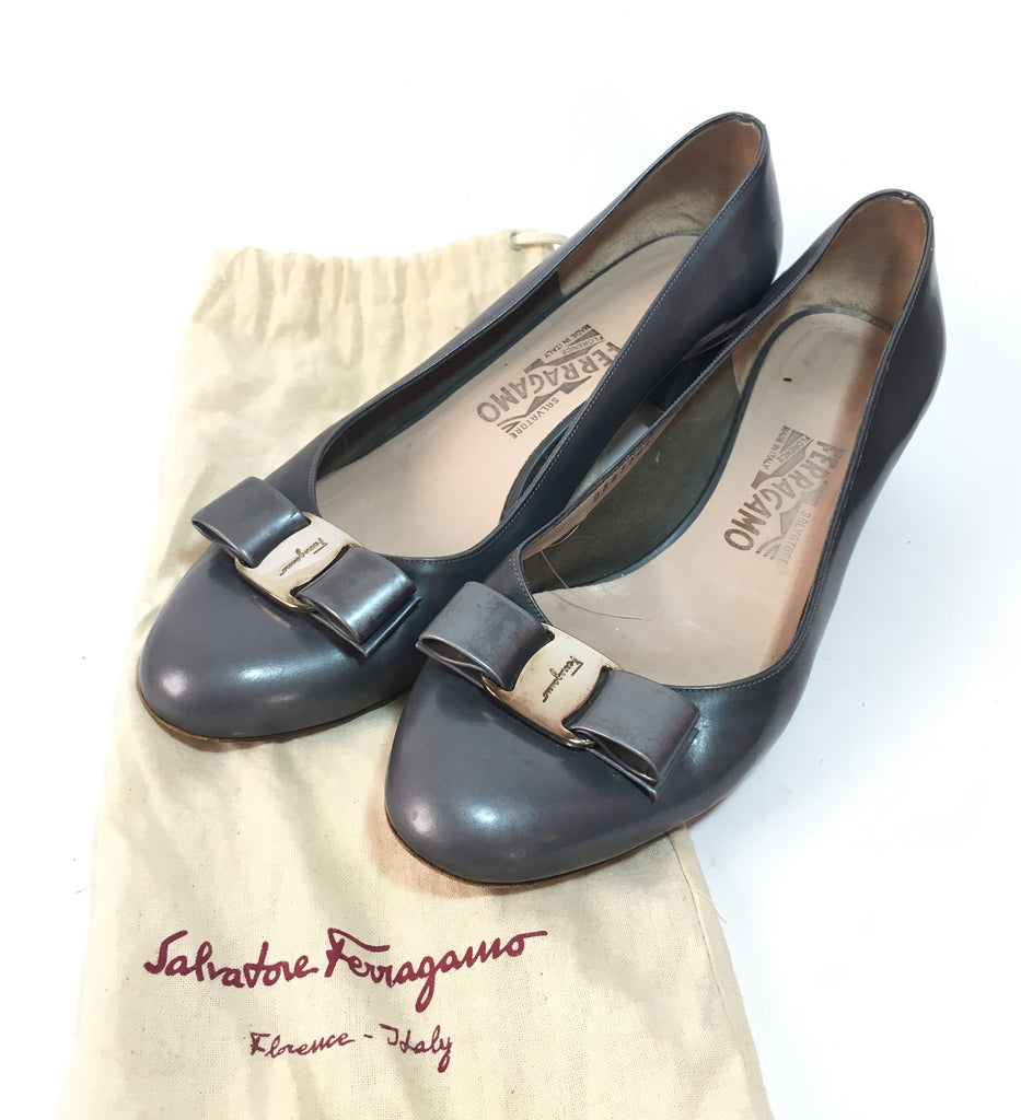 Salvatore Ferragamo 'Vera' Grey Patent Leather Pumps | Pre Loved |