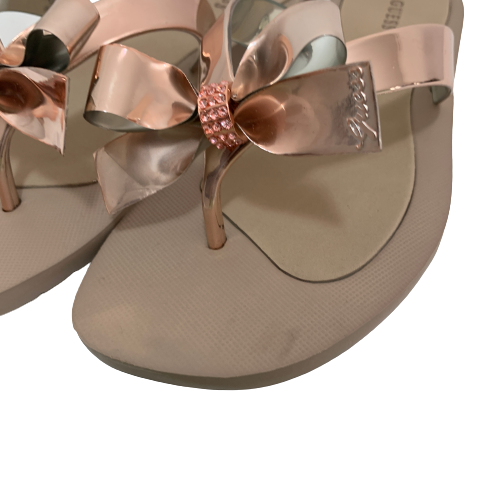 Guess Light Gold Bow Flipflop Sandals | Like New |