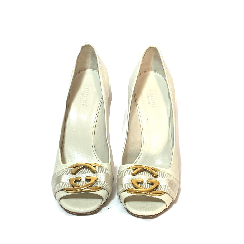 Gucci White Leather Interlocking Logo Pumps | Pre Loved |