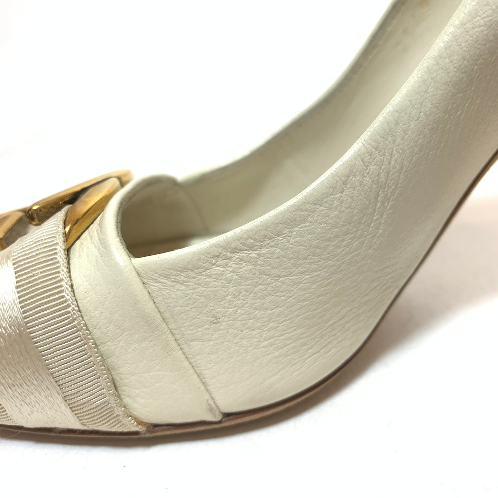 Gucci White Leather Interlocking Logo Pumps | Pre Loved |