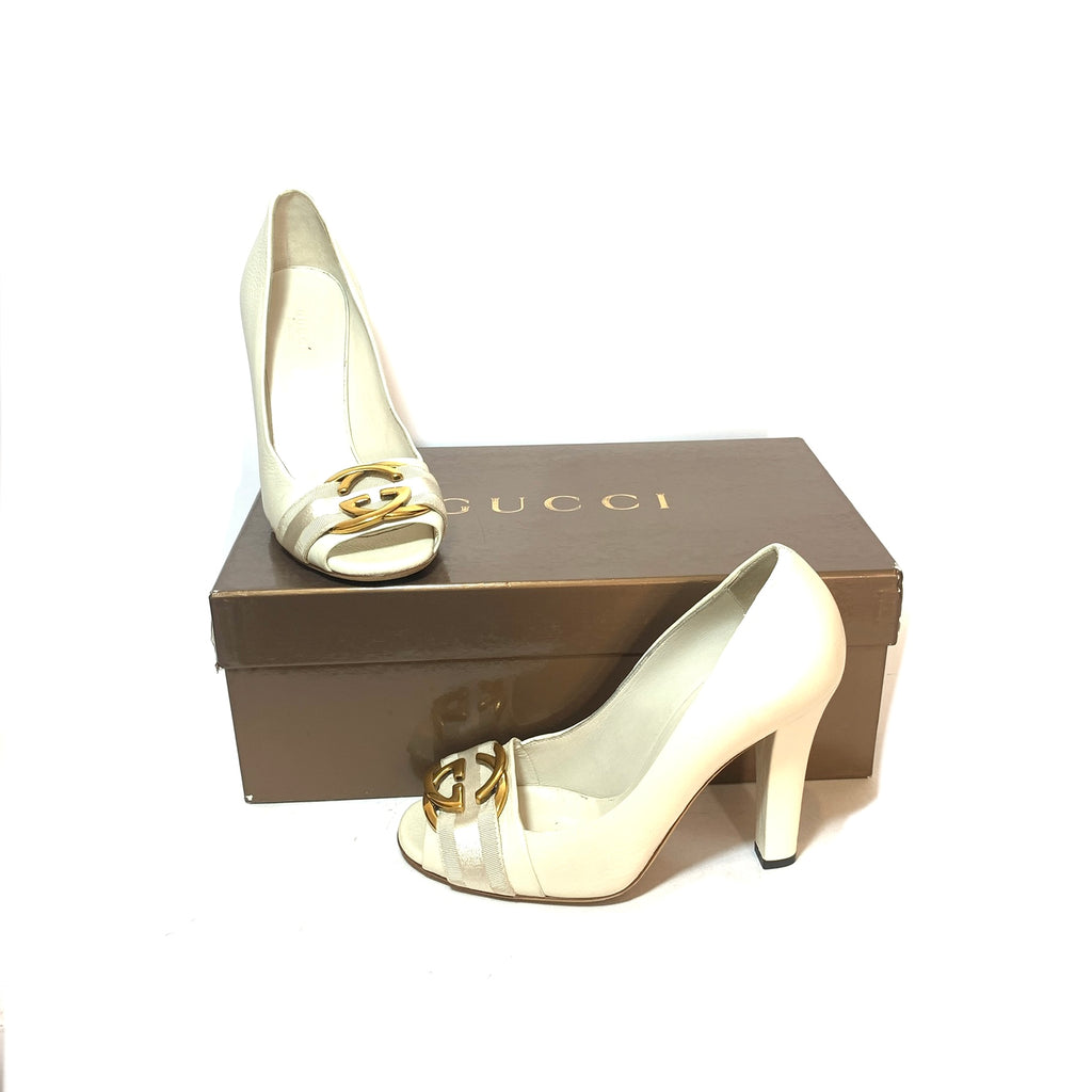 Gucci White Leather Interlocking Logo Pumps | Pre Loved |