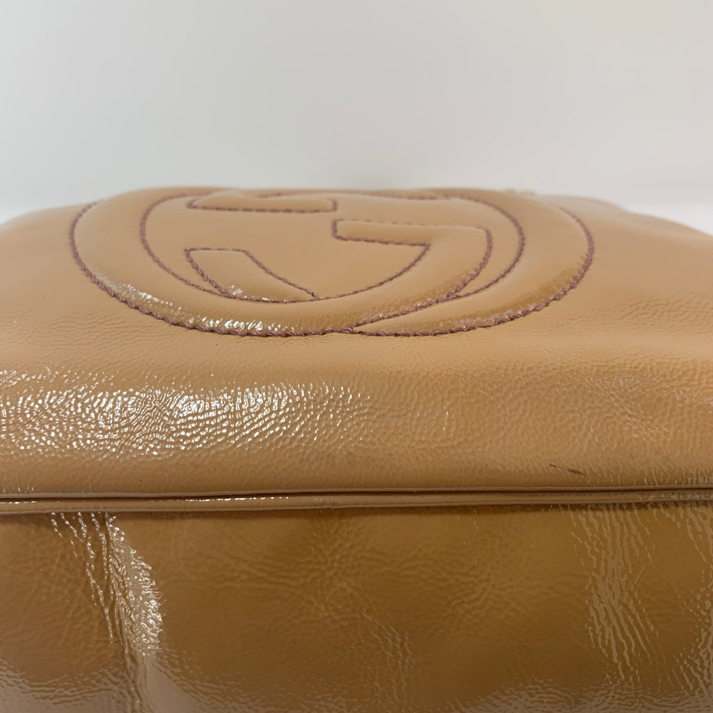 Gucci Camel Patent Leather Small Soho Disco Shoulder Bag Pre