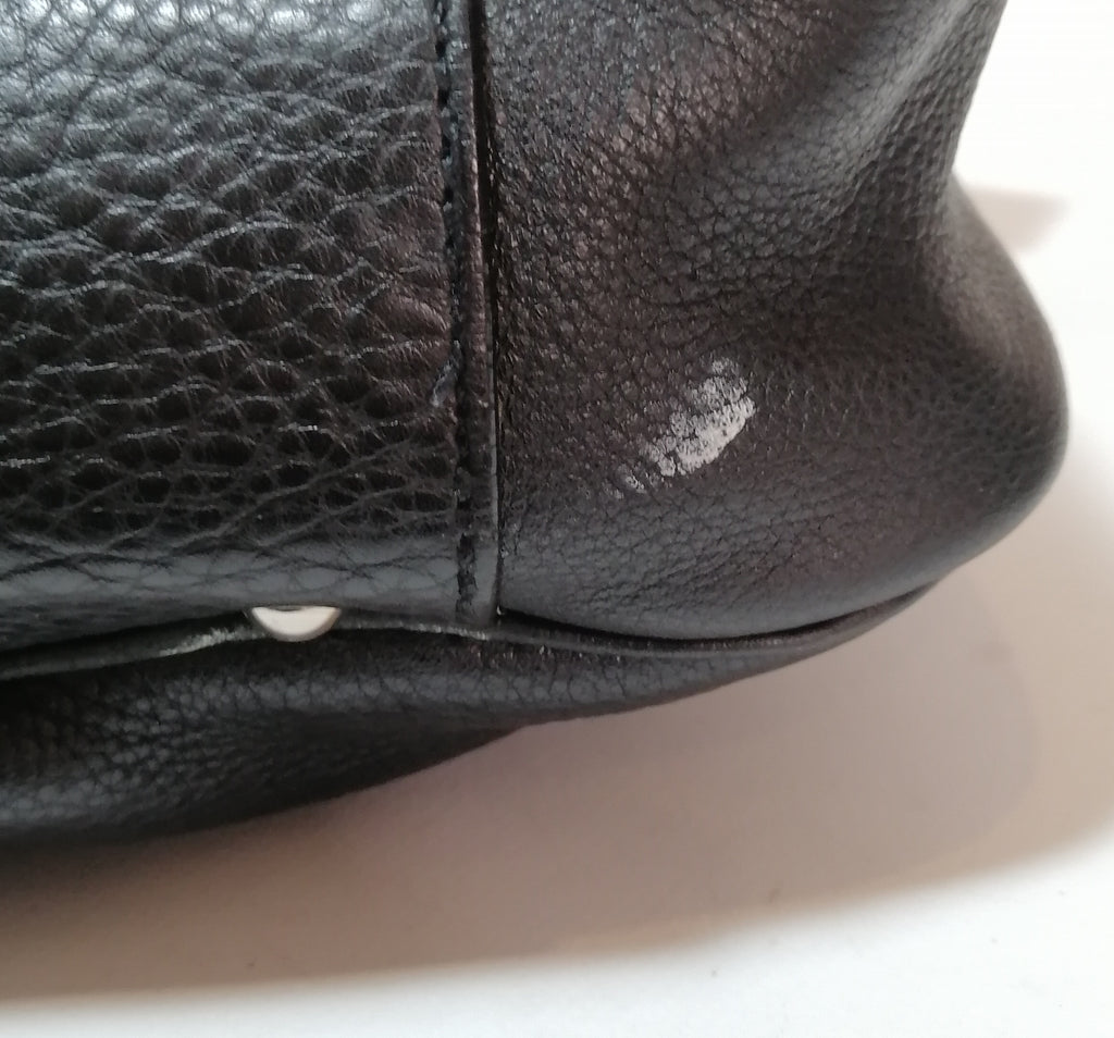 Salvatore Ferragamo AU-21/7416 Black Pebbled Leather Satchel