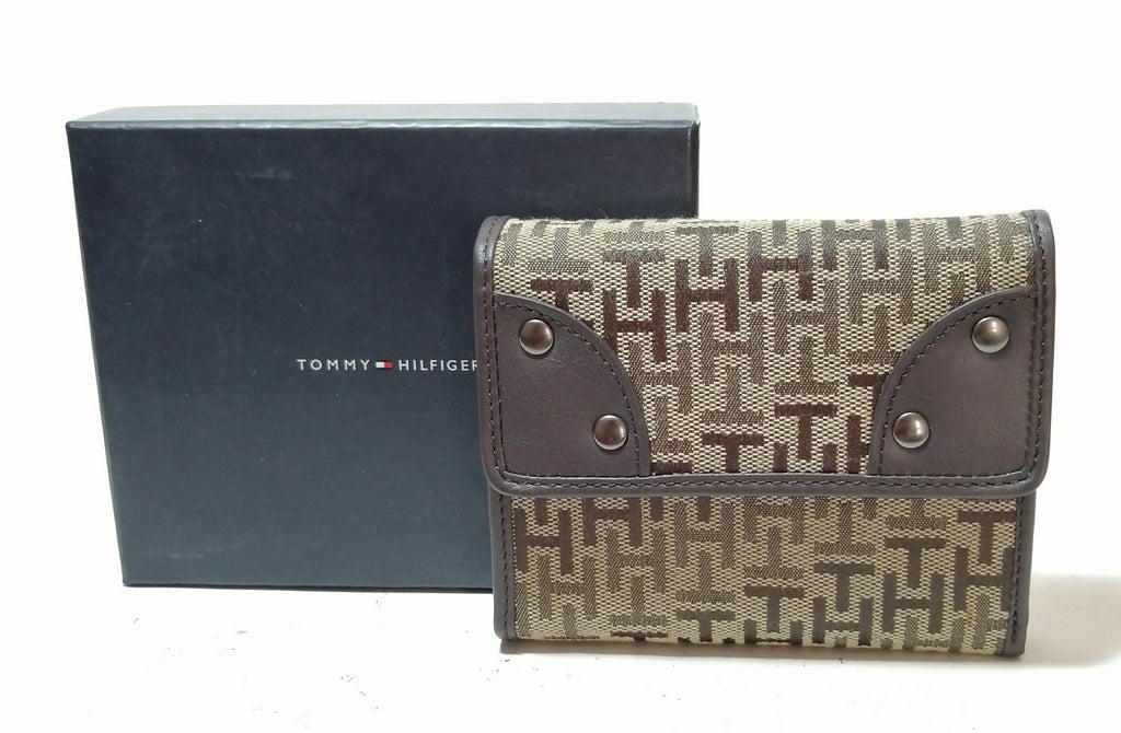 Tommy Hilfiger Brown Monogram Bi-fold Wallet | Like New |