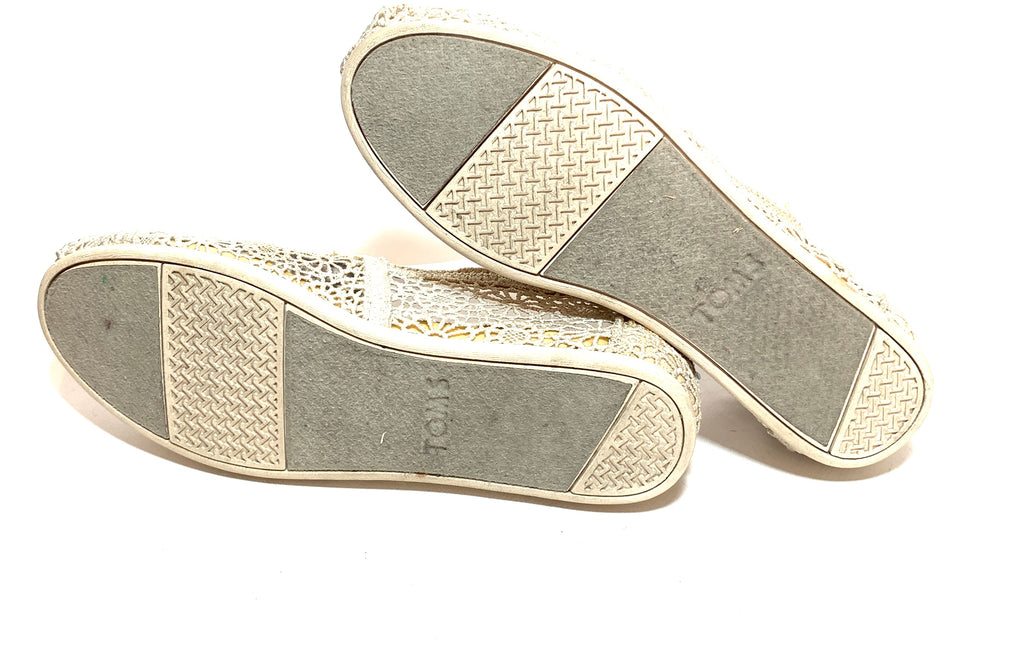 TOMS Ivory Lace Canvas Shoes | Pre Loved |