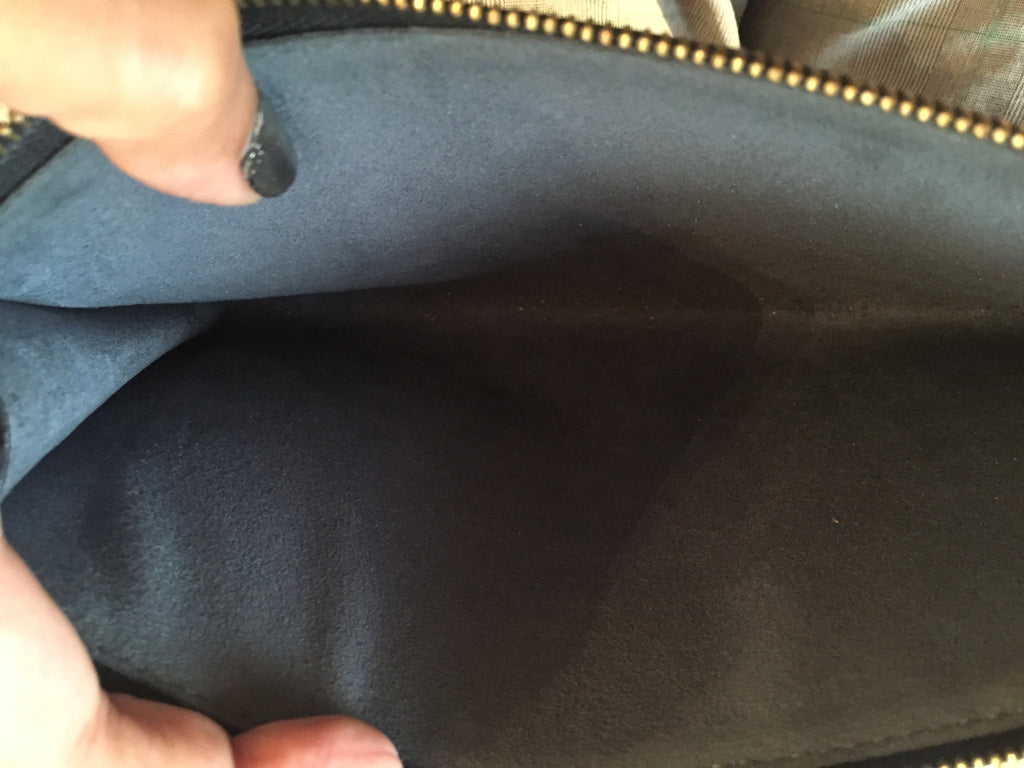 Louis Vuitton Black Epi Leather Pochette | Like New | - Secret Stash