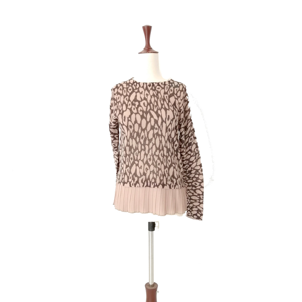 DeFry 01 Beige & Black Knit Top | Gently Used |
