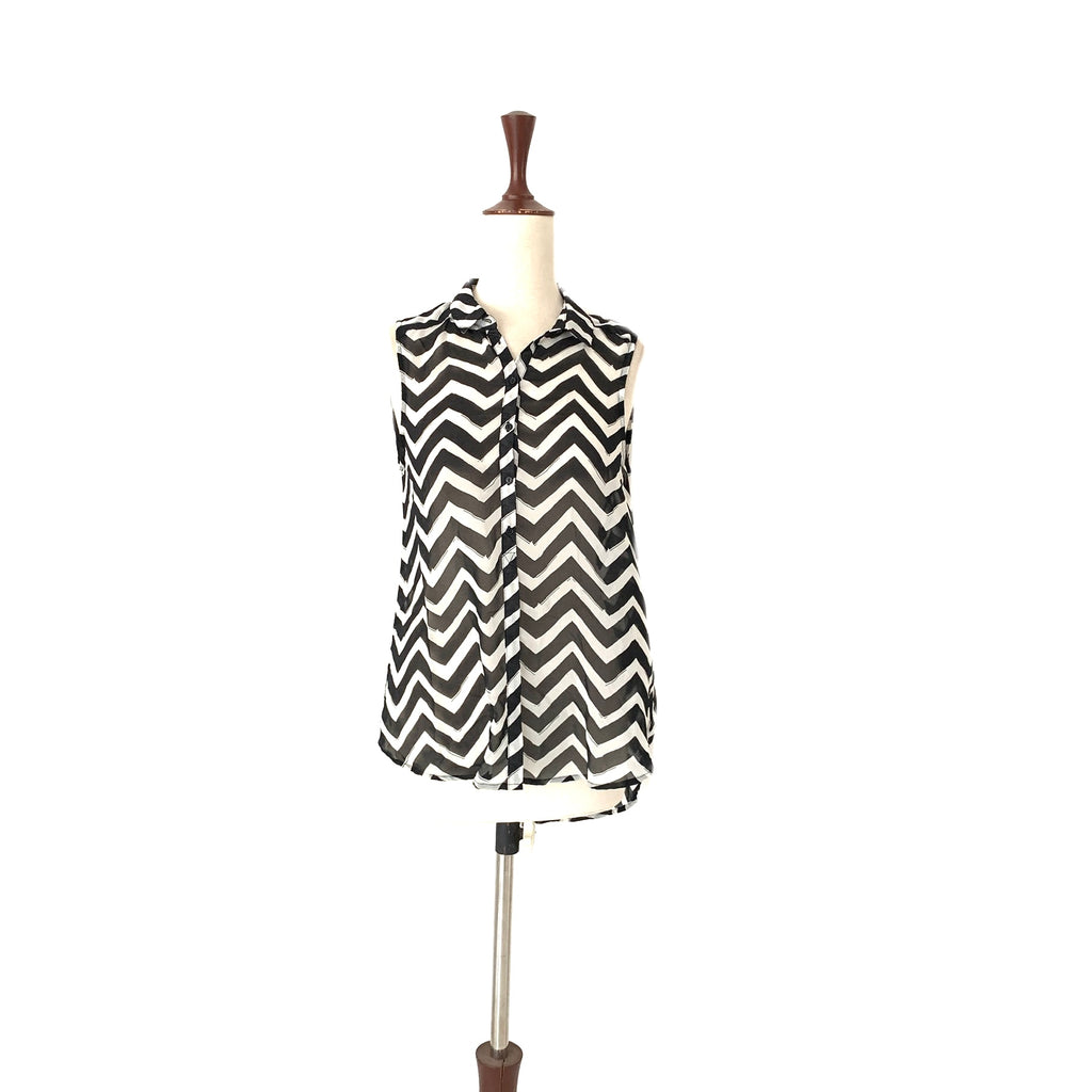 H&M Black & White Sleeveless Top | Gently Used |