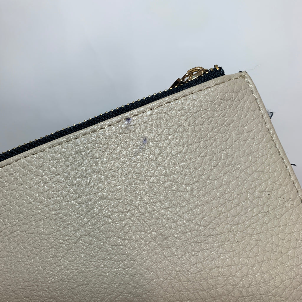 Guess Beige & White Long Wallet | Pre Loved |