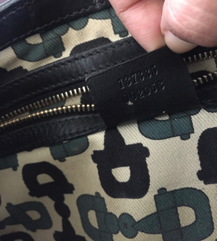 Gucci Black Leather Signature GG Shoulder Bag | Pre Loved | - Secret Stash