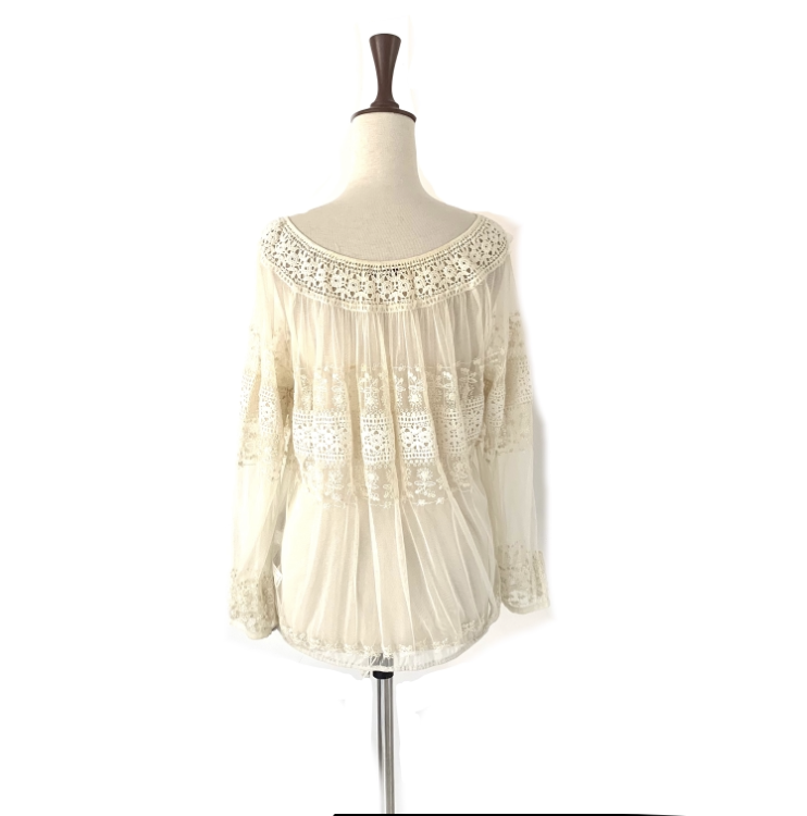 Splash Off-White Lace Top | Gently Used |