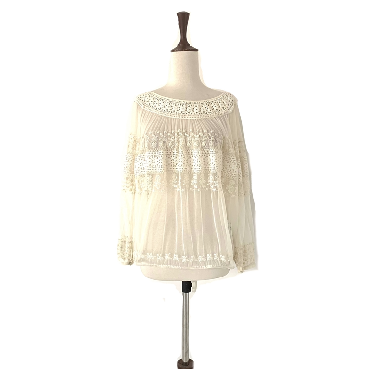 Splash Off-White Lace Top | Gently Used |