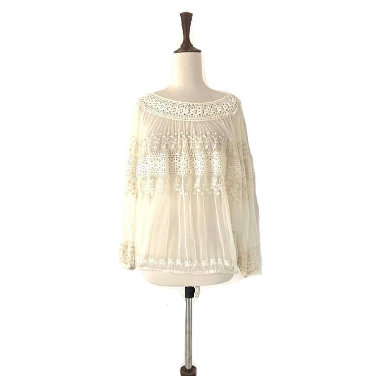 Splash Off-White Lace Top | Gently Used |