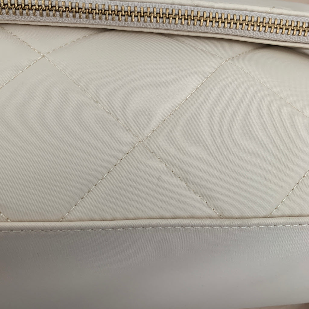Calvin Klein White Quilted Crossbody Bag | Brand New |