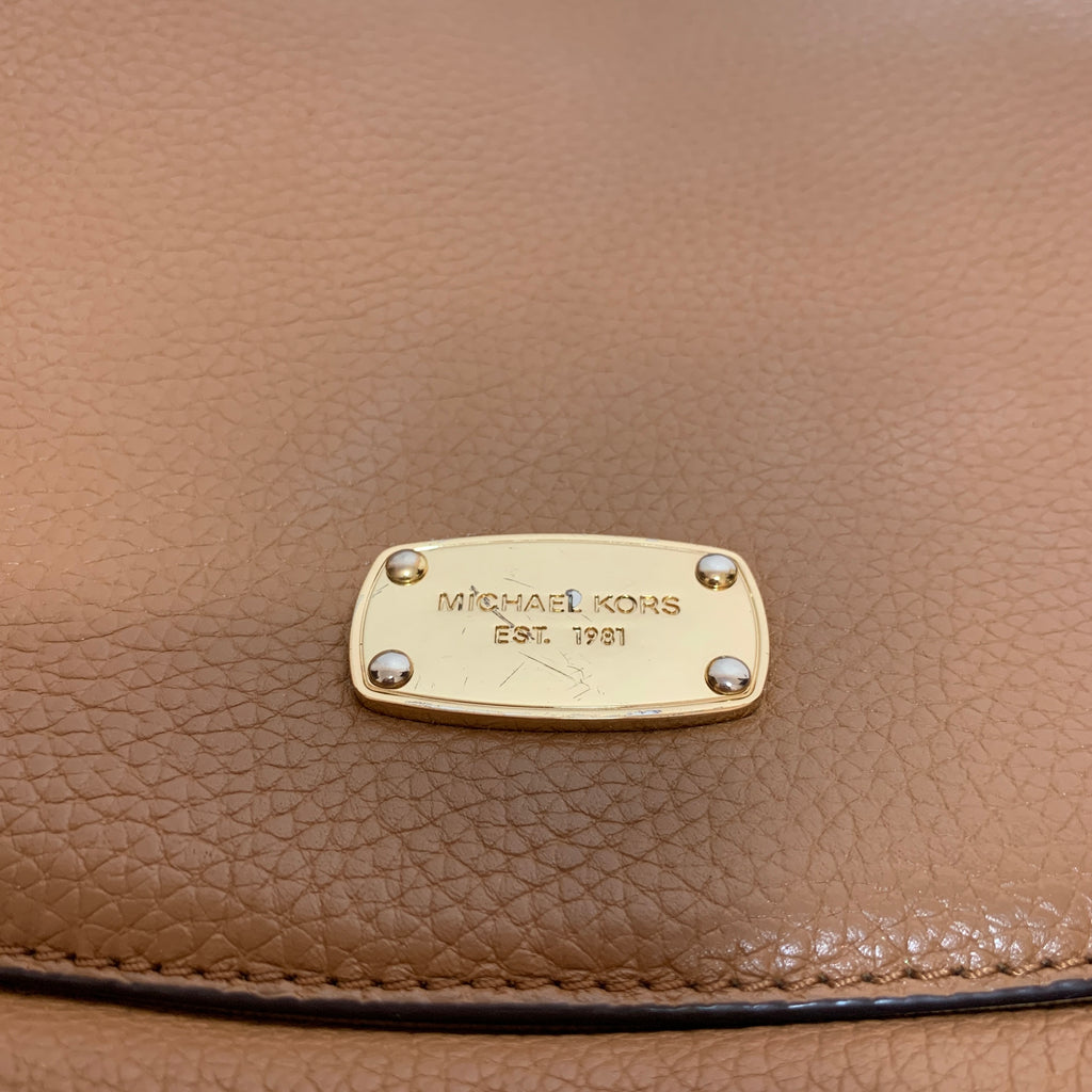 Michael Kors Tan Pebbled Leather Saddle Bag | Pre Loved |
