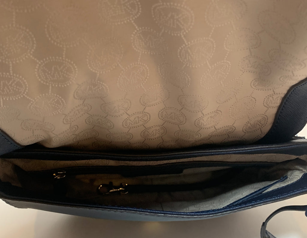 Michael Kors Navy Pebbled Leather Saddle Cross Body Bag | Pre Loved |