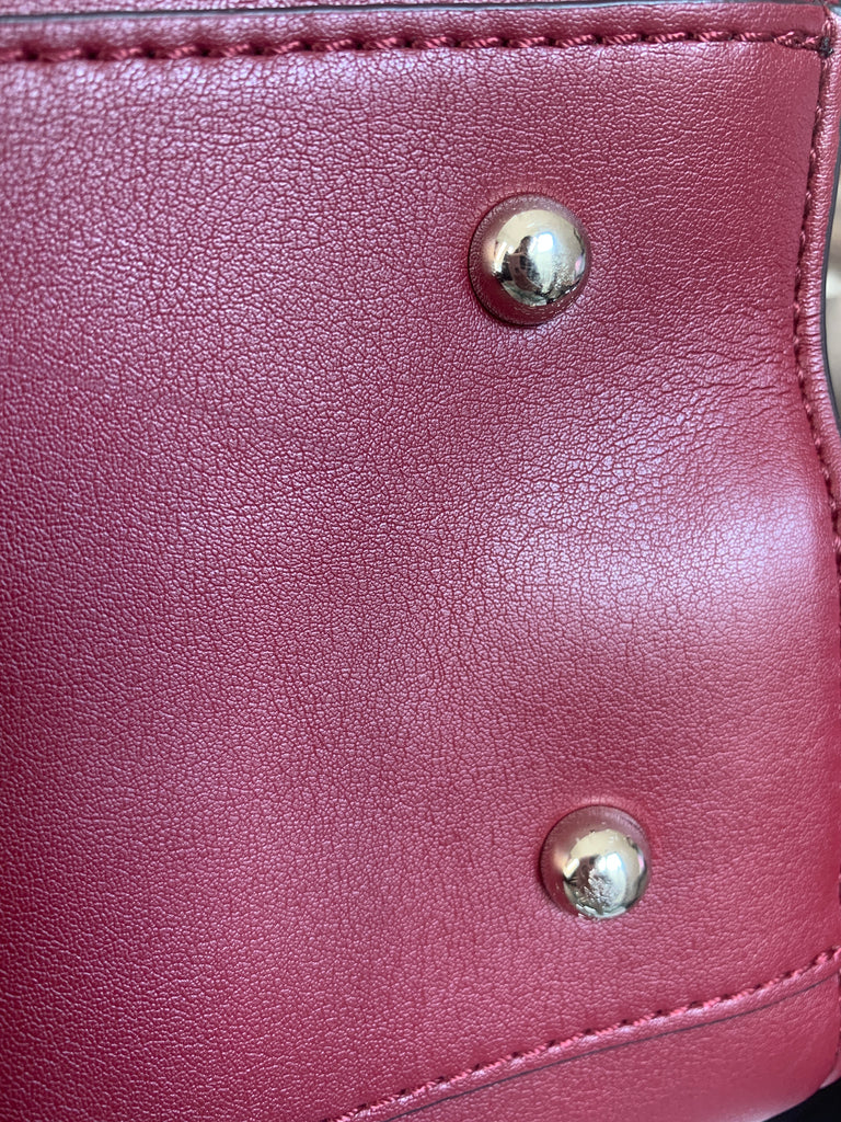 Guess "Angela' Maroon Leatherette Shoulder Bag | Brand New |