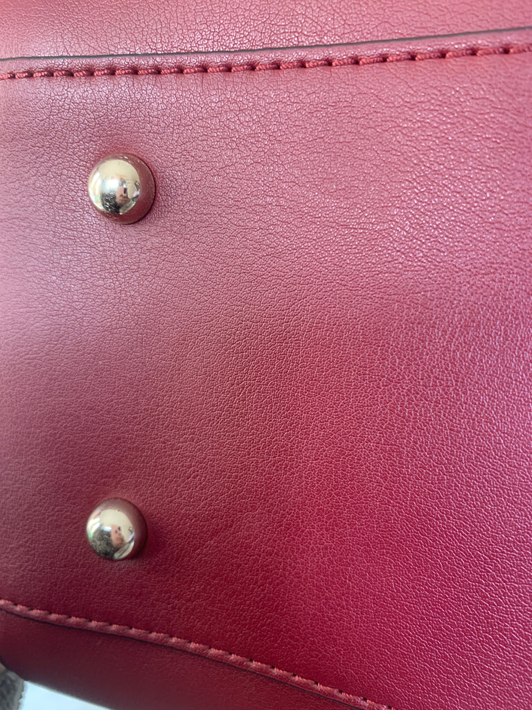Guess "Angela' Maroon Leatherette Shoulder Bag | Brand New |