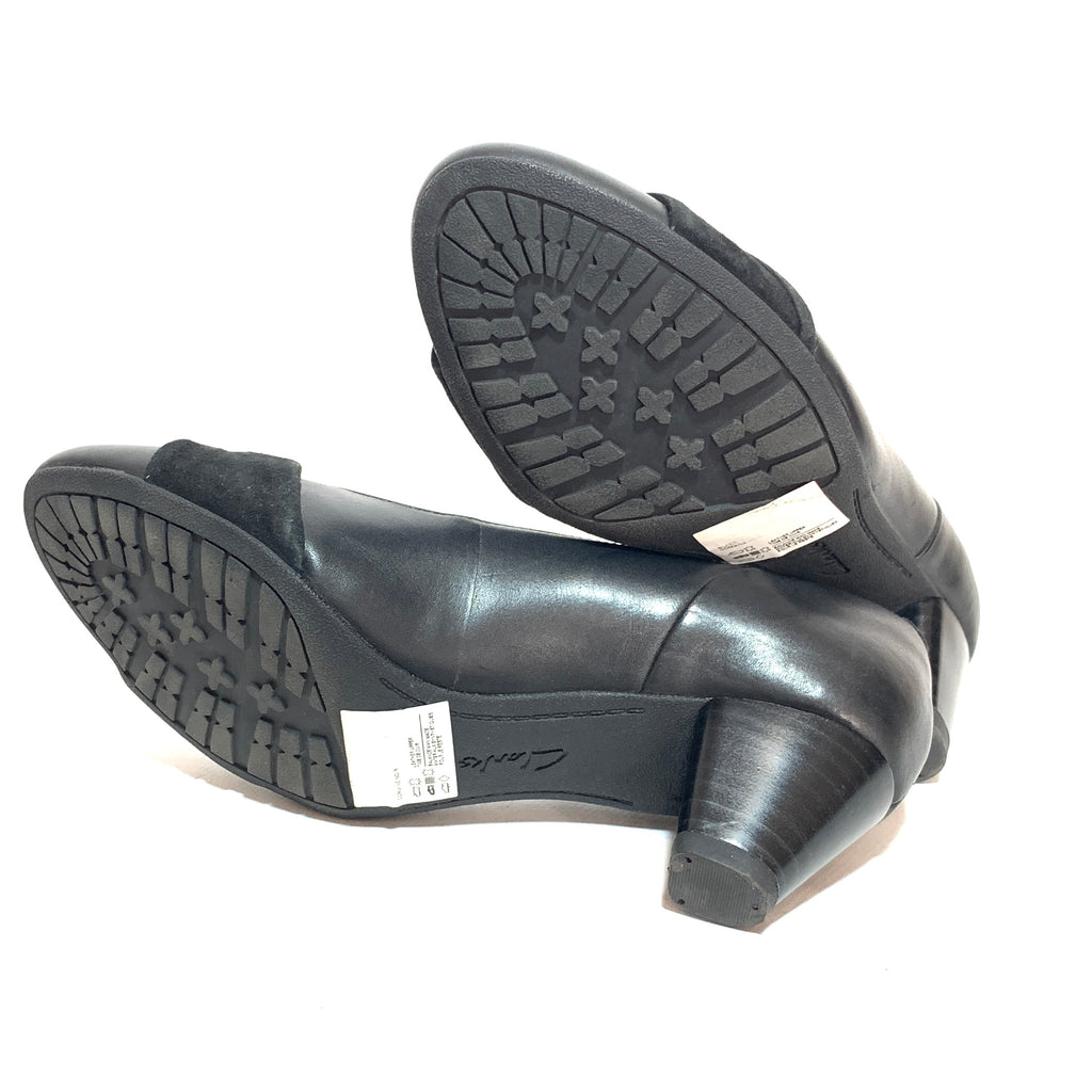 Clark's Black Leather Pumps | Gently Used |
