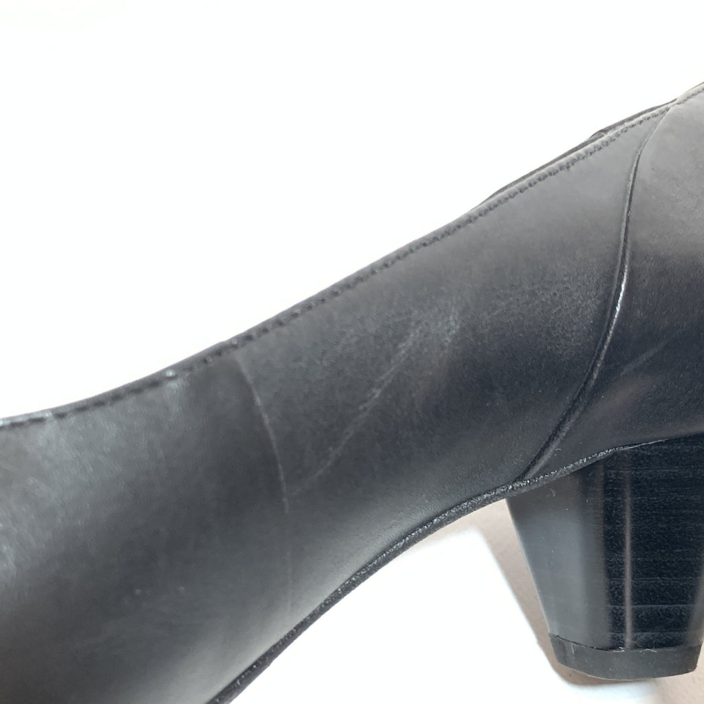 Clark's Black Leather Pumps | Gently Used |
