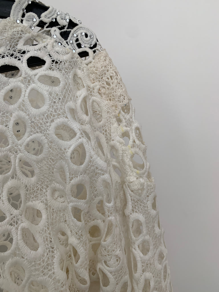 Farida Hassan Off-white & Yellow Lace Kameez | Pre Loved |