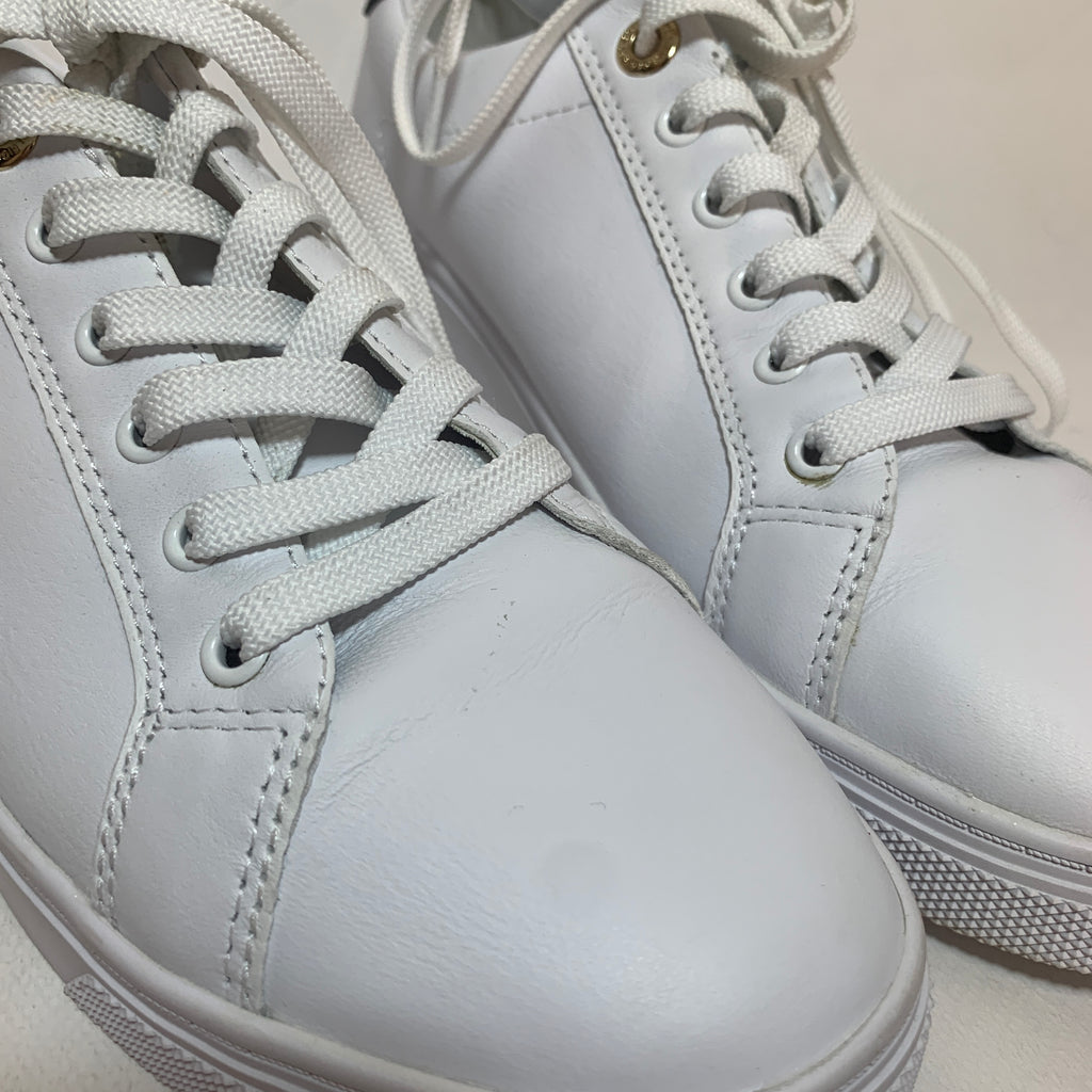 Tommy Hilfiger White Fashion Sneakers | Gently Used |