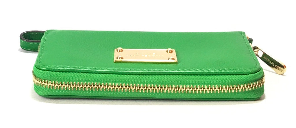 Michael Kors Parrot Green Wallet | Like New |