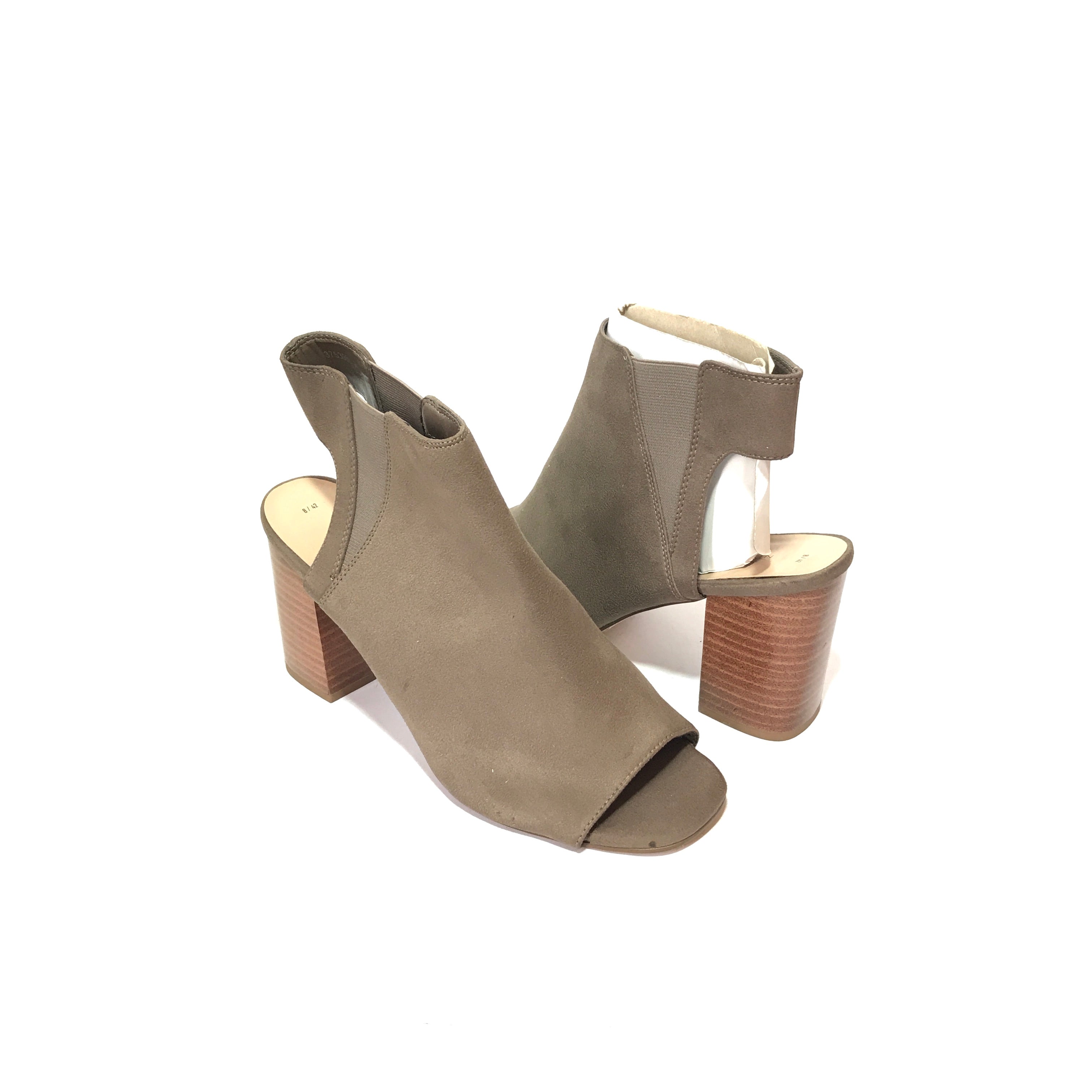 NEW LOOK Grey Suede Peep Toe Booties Like New Secret Stash