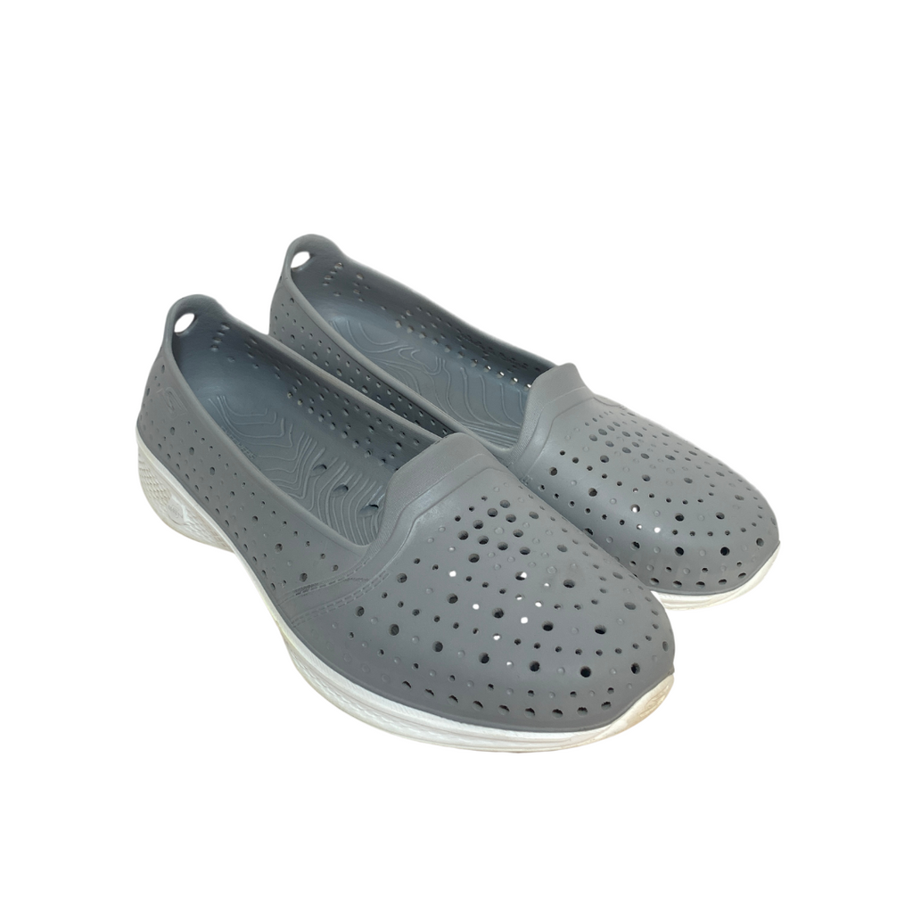 Skechers Grey Walking Shoes | Gently Used |