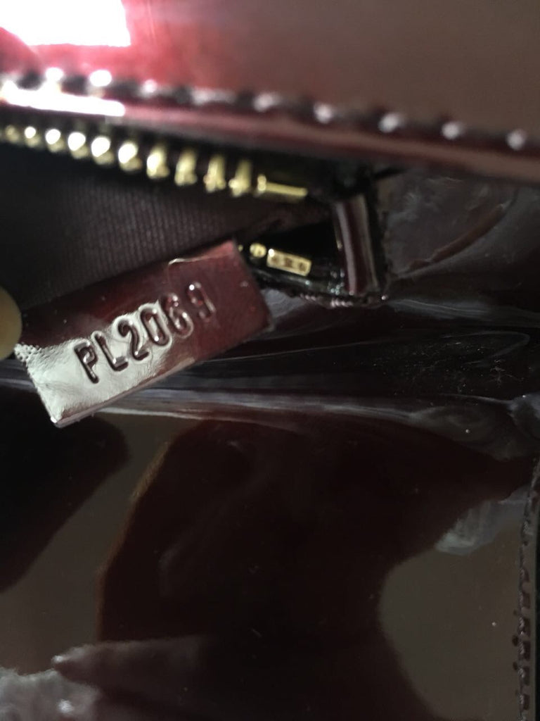 Louis Vuitton Oxblood Patent Leather Sobe Clutch | Pre Loved |