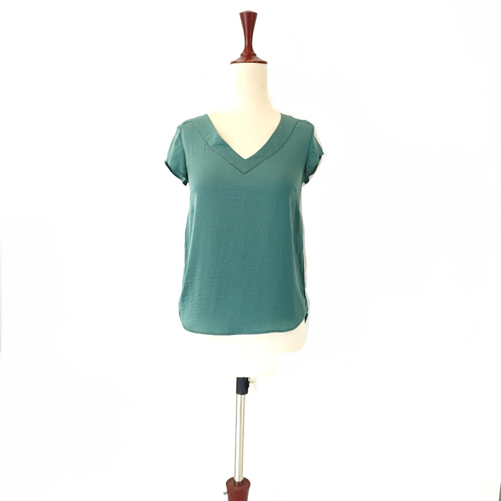 H&M green top | Gently Used |