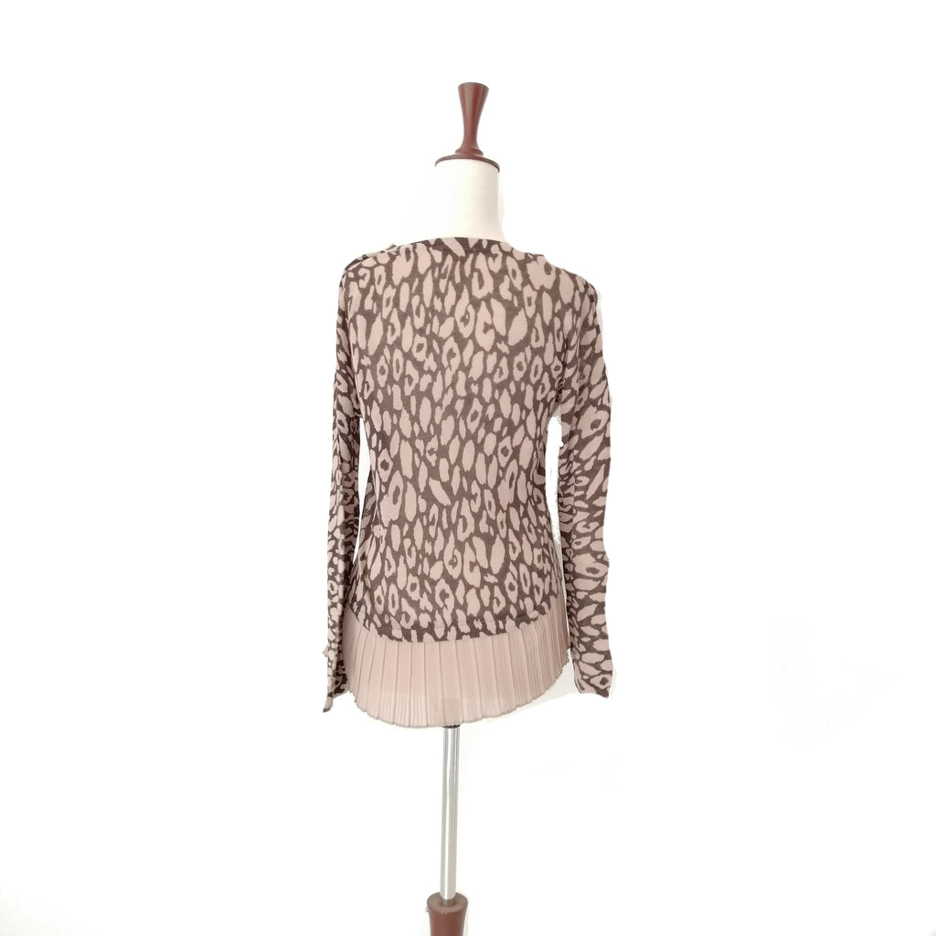 DeFry 01 Beige & Black Knit Top | Gently Used |